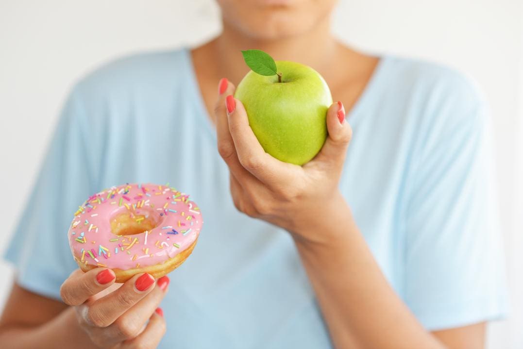¿Conoces los alimentos que pueden aumentar la sudoración excesiva?